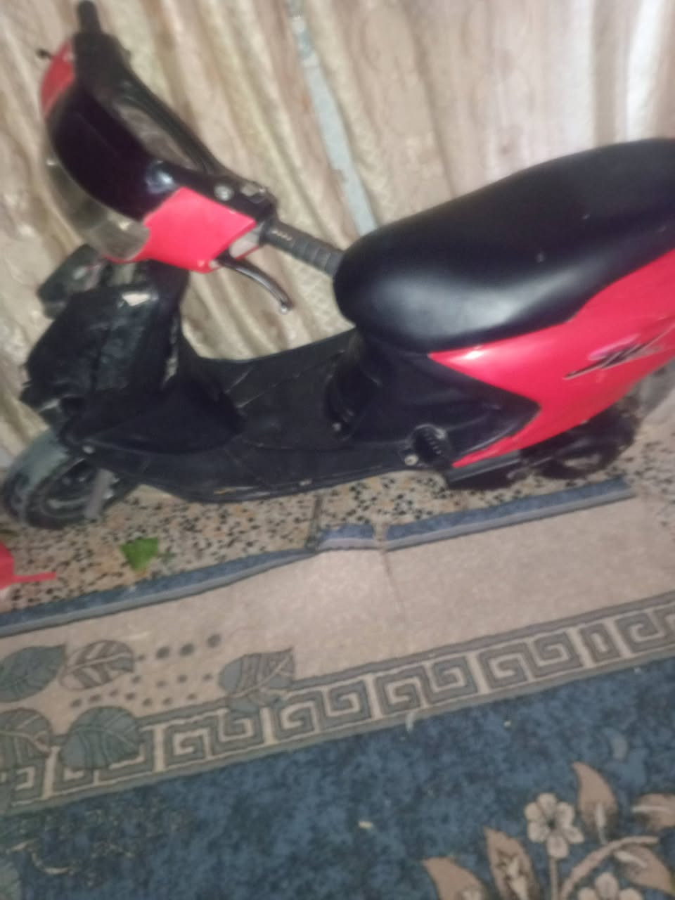 دراجه فراشه شغاله مابيه شي بس عاوزه كفراتها تعبانه ب 250 وبيه مجال ***********
