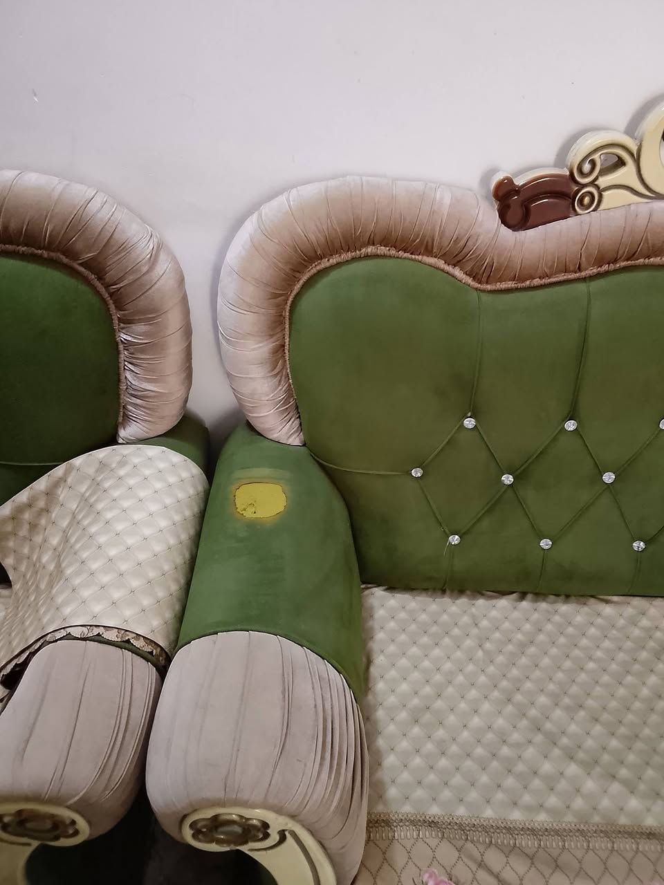 السلام عليكم تخم 10 مقاعد تسكام ثقيل بي ضرر بسيط مثل مواضح بل فيديو والصورة سعرة 250 بي مجال بسيط مكانه شعب سريدات *********** للاستفسار بي واتساب رجاءً بياعه شراي لحد يدخلي ويكسر بسعرة ويدورون اسعار مال ميت
