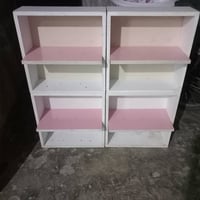 رفوف خشب • نظيفه