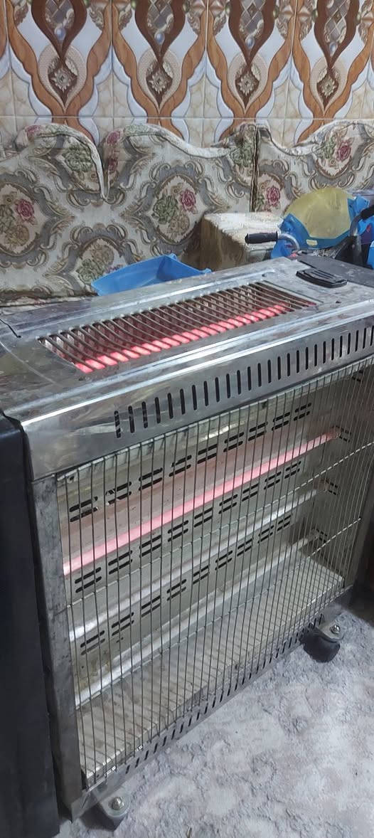 متاح هيتر  خمس شموع شغال مع مراوح عدد ٢ شغالات وحده من المراوح كسر بالريشه  سعرهن كلهن ٢٥ الف  مكاني الحيانيه المنطقه الرابعه المستطيل***********
