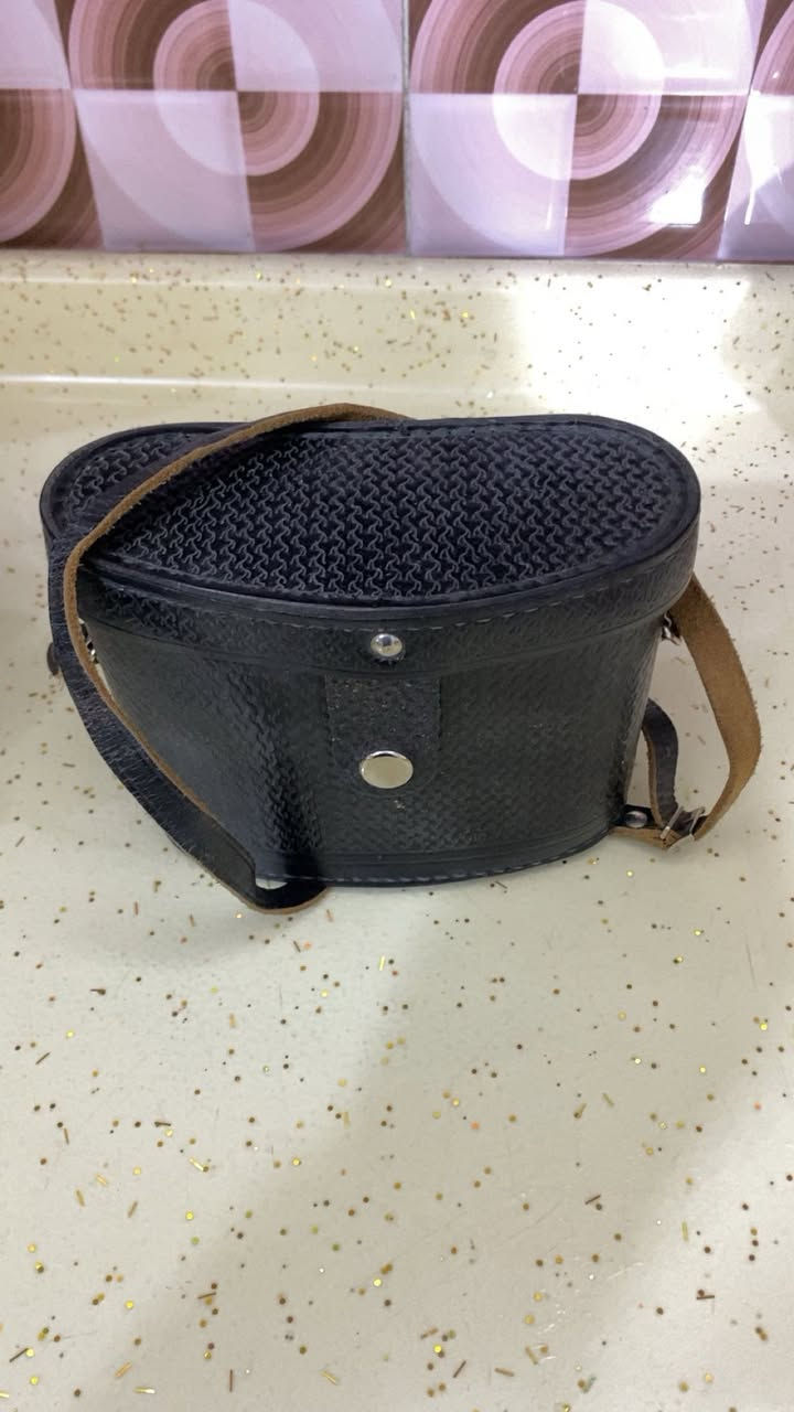 ناضور قديم للبيع ***********
