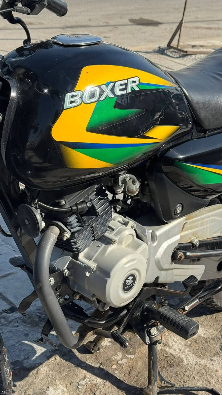 السلام عليكم
بوكسر كلاسيك موديل 2022
نظيفه كلش ماناقصها اي شي 
اوراق كاملة اصليات
وياها واقيات وجنطة جبيرة ودرع ابو الجيوب واستاند تلفون وجامة ومرايات
لمكان بغداد الشعب 
***********
