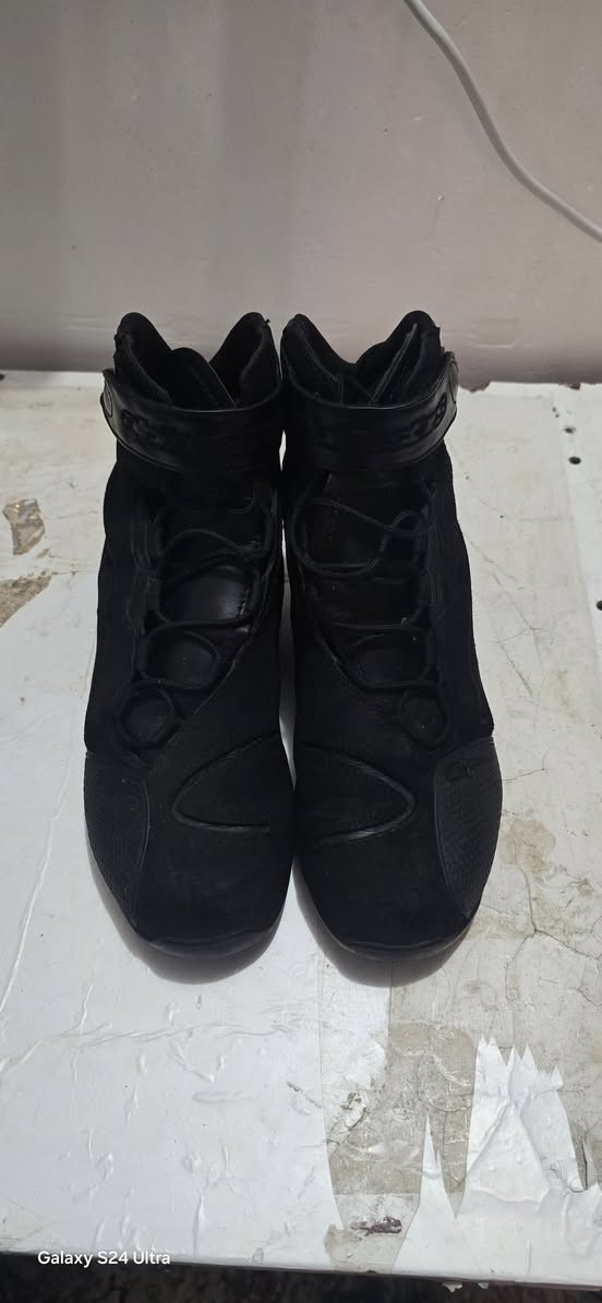 مرحبا بوت آلبینة ستار+كفوف البینة ستار قلیل استخدام
100الف
توصیل موجود
كفوف xl


**إذا كنت صاحب هذا الإعلان وتريد حذفه لأي سبب، رجاءا أرسل رسالة إلى الدعم الفني**