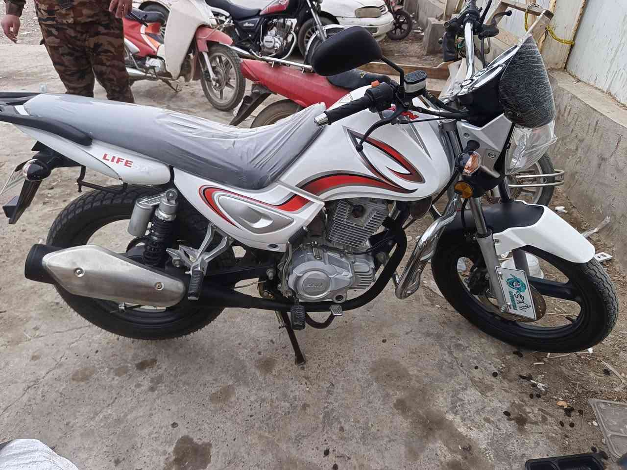 للبيع موديل 19 محرك 200 للستفسار *********** او خاص
