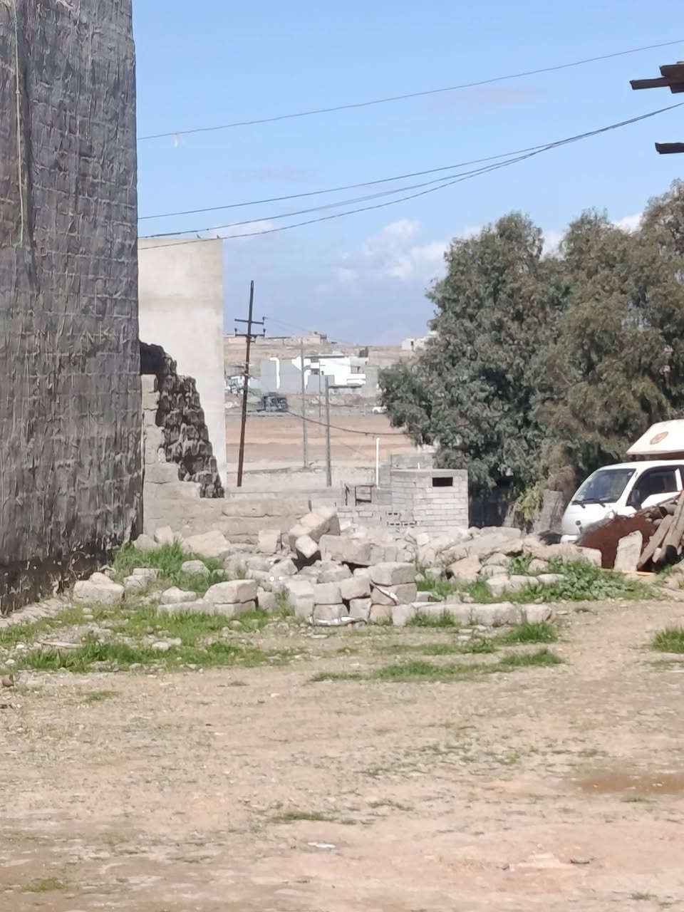 قطع الارض للبيع المساحه 150 الواجهه 6.5 السعر المتر 110 قوصيات يم جسر السادس سنه 25 وصل بلديه الاستفسار المعلومات اتصل على هذا الرقم *********** اسيا ***********
