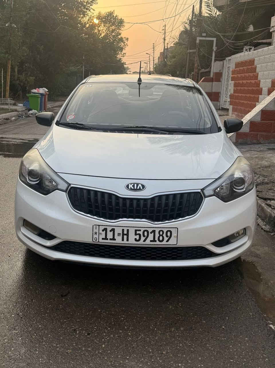 السلام عليكم سيراتو 2016 للبيع مواصفات عاديه محرك 1600 السياره ماشيه 75 الف كيلو بدون صبغ بيها بارد بسيط . سنويه جديده السياره مابيها اي نقص السعر 133 بيها مجال بسيط مكان السياره بغداد 

 ***********‬
