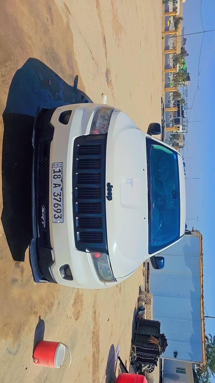 سلام عليكم جيب لاريدو وارد امريكي موديل ٢٠١٣الظرر تلث قطع جامرلغين وبنيد الظربه بجم كير ومحرك شديتهن جدد صدر جديد تايرات اماميه جدد الداخل مثل ماموظح بالفيديو رقم بابل بسمي مكان السياره ديالى نقص تبريد وفيتبم ظعيف لمحرك سته سلندر تو ويل  ***********
