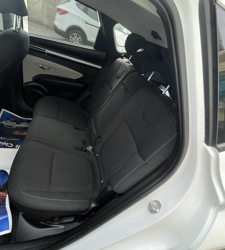 السلام عليكم هيونداي توسان موديل 20 شكل ال23 رقم بغداد الدولي السيارة كفاله عامه بدون صبغ حجم المحرك 2000 دوش شاشه دجتال تشغيل عن بعد بصمه سايد بريك دكمه بك لايتLED كروس سرعه اوتو هولد مقاعد امامية عدد كهرباء 2  مري شفط بردات ابواب خلفيه حساس امامي خلفي تحكم ستيرن كامل اناره ترحيب نقطه نزول منحدرات /نضام مانع انزلاق ABS شاحن مبايل واير لس مخرج AUX /مخرج USB بيع او مراوس حسب القناعه مكاني بغداد متواجد خاص هاتف م*********** / كأمره دوارة داخل بيجي واسود داخل صاج ملكي وبعد هواي مواصفات السيارة فول عدا القماره حديد
