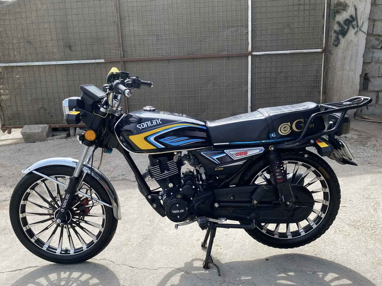 سيفان ٢٠٢٥ مكينه ٢٠٠ سونك الاصلي كفاله عامه  عده دشبول  بي خطوط 
مكينه مكفوله من كلشي بعده جديده 
730 بيه مجال حك الجيه 
بعقوبه الوثبه 
ال مو شراي ليراسل

***********📞
