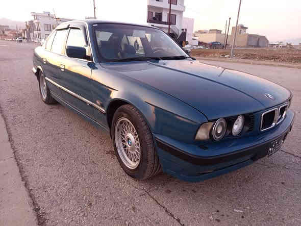 بە ناوی  خوای  گە ورە و مهرە بان

بیئێم   525   ئۆتۆماتیک  تە برید سڵایت

مە کینە  سە قە ڕ  نمونە ی  بازاڕ

ئاڕم  پلاسیک  سلێمانی  بە شە رتی

ئە وە لیات و  غە رامە ودایرە ی  مرور

گێڕو مە کینە و  کارە بای  بە شە رتی 10 فیتە ر

لێدراوی  هیچ  پێوە نییە  پێش و  پشتی کە پسە

کامل گێچو  برێک و  تە برید و  گە رمی ئیشە کات

4 تایە وویلی  لۆک  لۆکی  لە ژێرایە  ماڵی دۆستە

پێش و  پشتی  تازە  داگیراوە  1 تە قە و  2گڵا ببڕە

بە رگە سە قفوو بە رە دە رگاو بە رگە کوشنی تێگیراوە

زۆرجای زوو بە قوە توو تندو تۆڵ و  بێکێشە یە

بای  40  گڵاو  مە جال   ***********  سلێمانی
