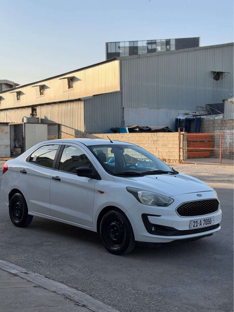 سلاوى خواتان ليبيت 
FORD FIGO 2019
فورد فيگو ٢٠١٩
٢ جا م كاره با 
سيسته مى ABC
بلاجكتور 
٣ بستون
١٥٠,٠٠٠ كم روشتوه 
بى مه سره ف
ده عامى بو ده عامى به شرت 
سه ياره كه بى بوياخه ده عاميه كانيشى بوياخى نيه 
ته نها ٣ ته عديلى بجوكى هه يه شايه نى باس نيه 
گير و مه كينه به شرت نه كراوه ته وه 
گيرى به شرت نه كراوه چركه ى نيه 
ناونيشان سليمانى 
*********** 
نرخى: ٧٨$ گه لا كه ميك مه جال السليمانية, العراق
