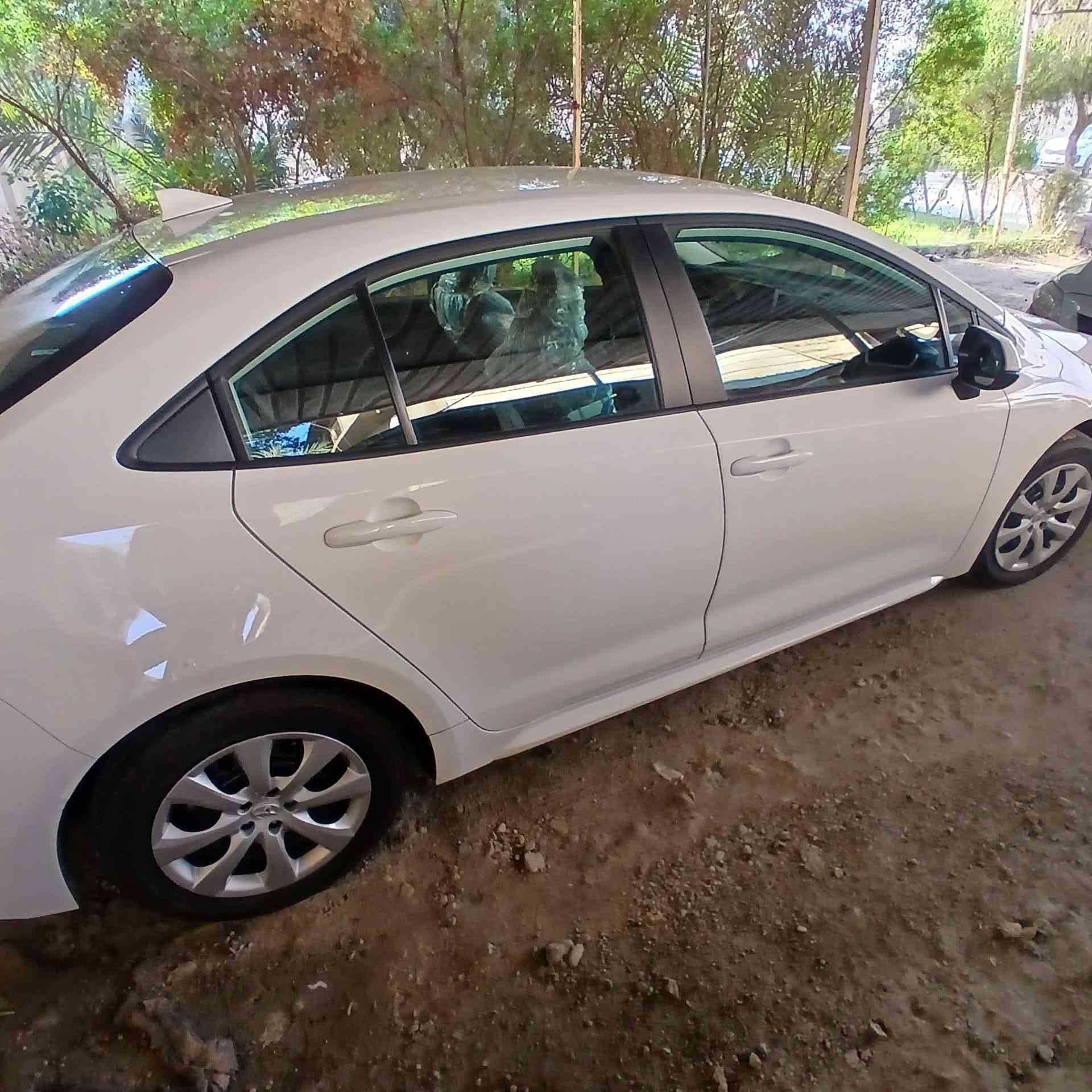 السلام عليكم كورلا للبيع او مراوس موديل ٢٤ رقم بغداد بدون ايرباك مكان بعقوبه ماشيه ٥الف ***********
