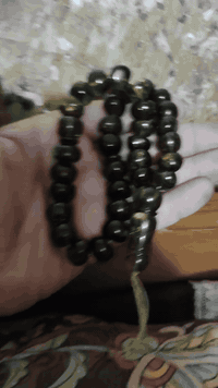 كهرب بولوني اخضر معوج من النوادر عدد الخرز 33 خرزه وزن 46 غم سعر الغرام 4500 دينار سعر المسباح 207 الف عراقي ***********
