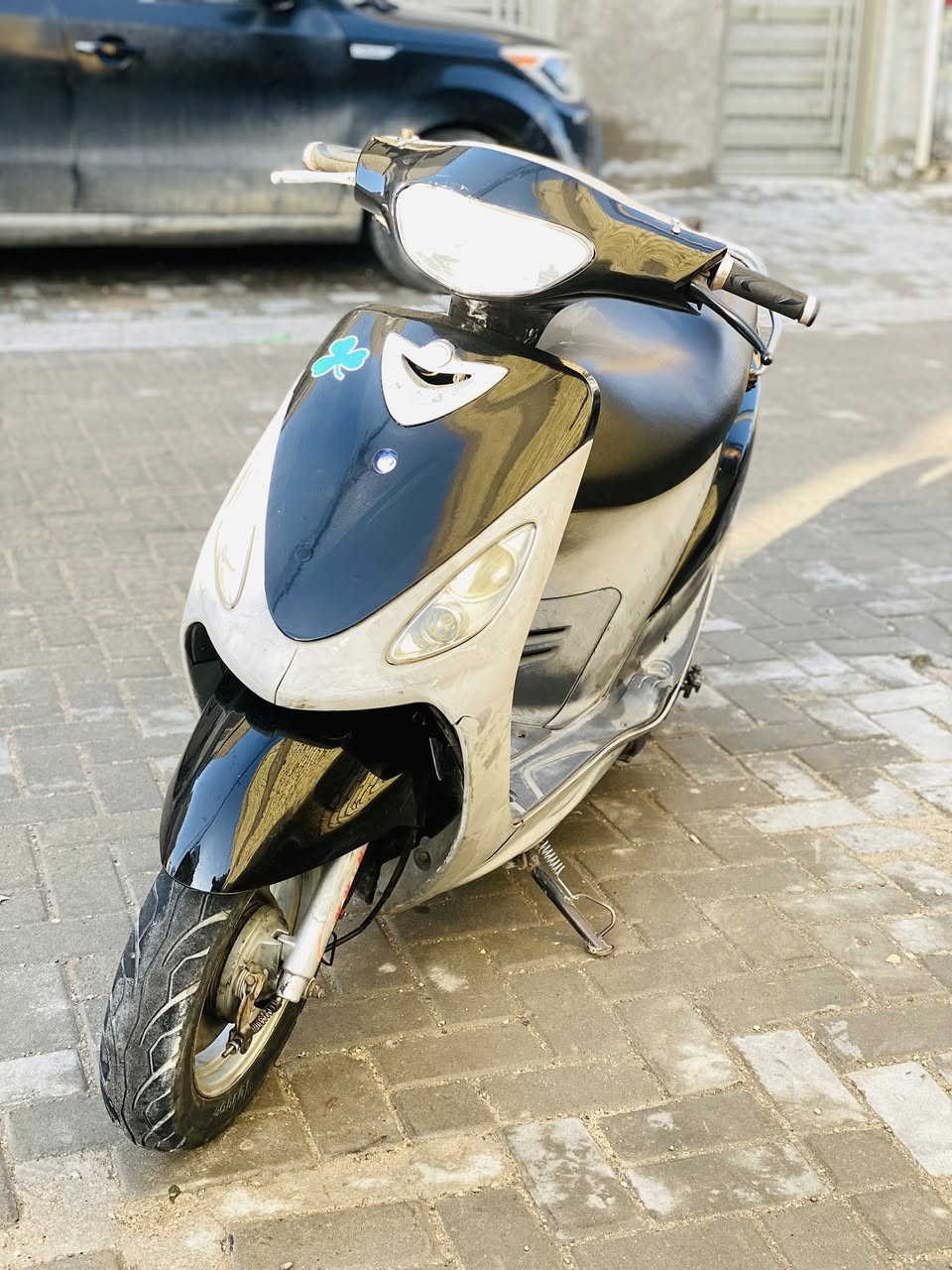 سلام عليكم ماكس منغولي دراجه حلوه ونضيفه وكلشي شغال بيه كهربائيات سلف هندر محرك ممفتوح بسس اني حالياً شايل كفراتهه بلاديات وحاط تجاريات السعر 500 وبيه مجال للشراي رجائاً موو شراي لااا يطبلي 
 رقمي ***********
