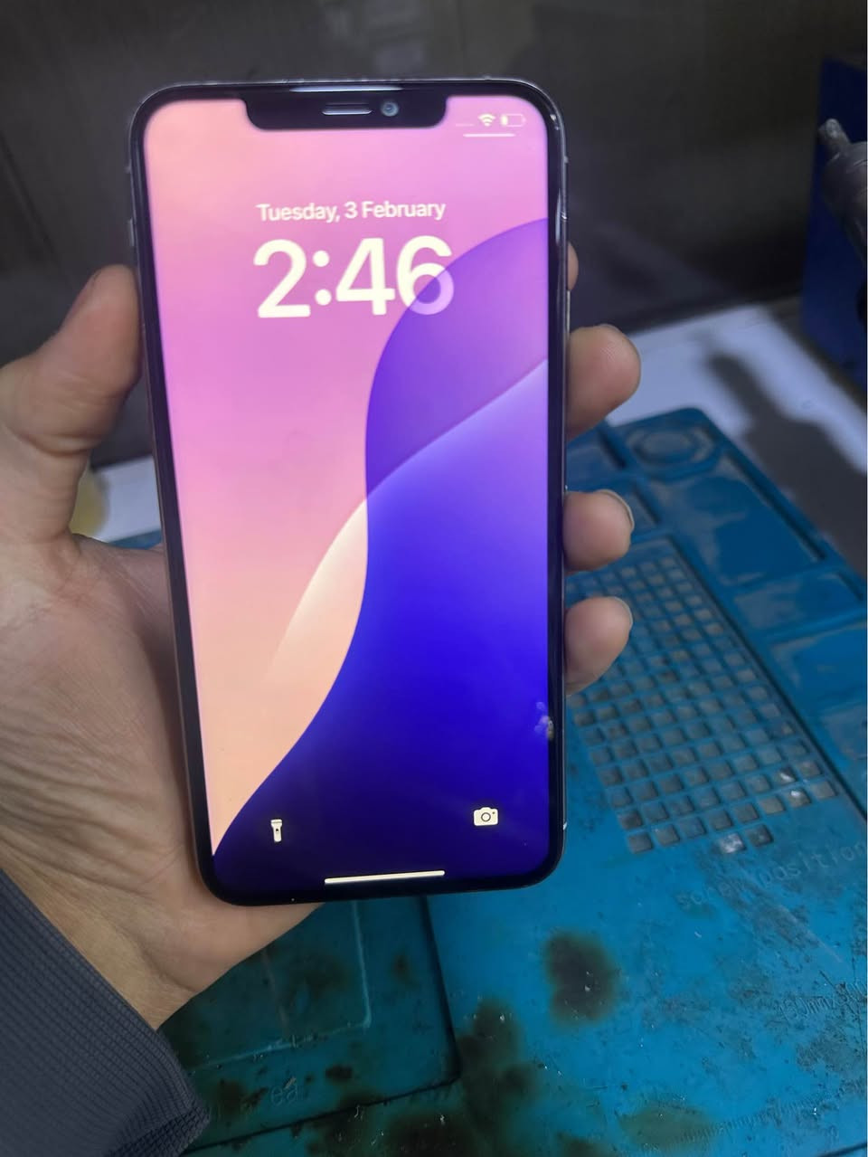 ئایفۆن ١١ پرۆ ماکس ٢٥٦ گیگا ١ سیم مۆبایلەکە بەس شاشەی گۆراوە هەمووشتیکی بلادیە بە زەمان  شاشەکەشی ئەسلی بۆ داندراوە کوالیتی بلادی نرخی ٢٢٠ هەزار ناونیشان هەولیر گەرەکی قەلاتی نویی ژمارە تەلەفۆن و واسئەپ (***********) أربيل, العراق
