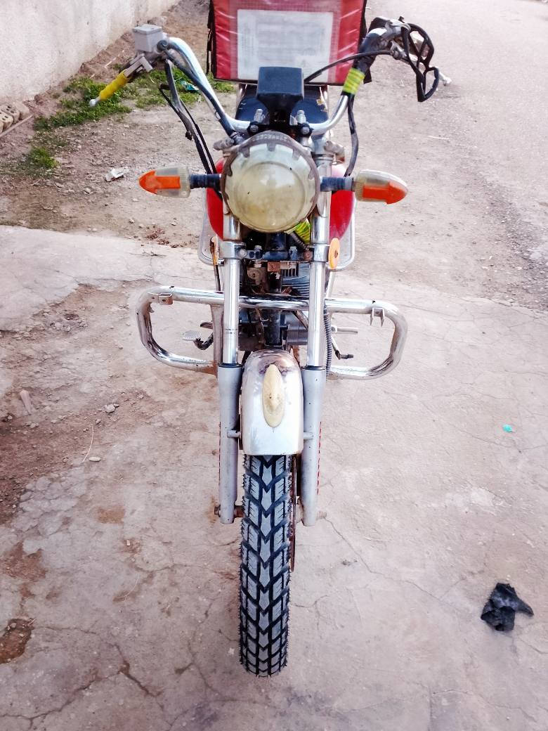 جوندة موديل 21 ب 650 وذا اكو  دراجة نضيفة اراوس مكاني بغداد ***********
