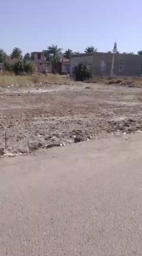 300 متر زراعي المكان اسديناويه يم مدرسه المبدا على الشارع كلش السعر 25 مليون وبيها مجال الشراي ينتصل على الرقم ***********
