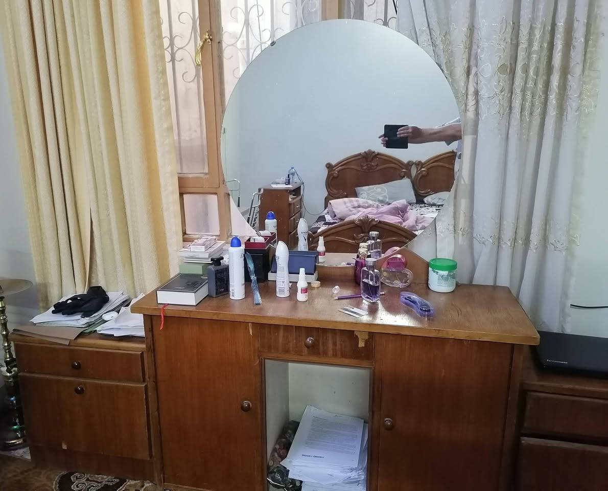 كنتور ٥ ابواب مع ميز تواليت مع ٢ كومدينه مع كومدينة أحذية مع زاوية ملابس صاج اصلي والداخل ملون مع ميز تواليت مع ٢ كومدينه مع باب خشب السعر ٧٥٠٠٠٠


**إذا كنت صاحب هذا الإعلان وتريد حذفه لأي سبب، رجاءا أرسل رسالة إلى الدعم الفني**