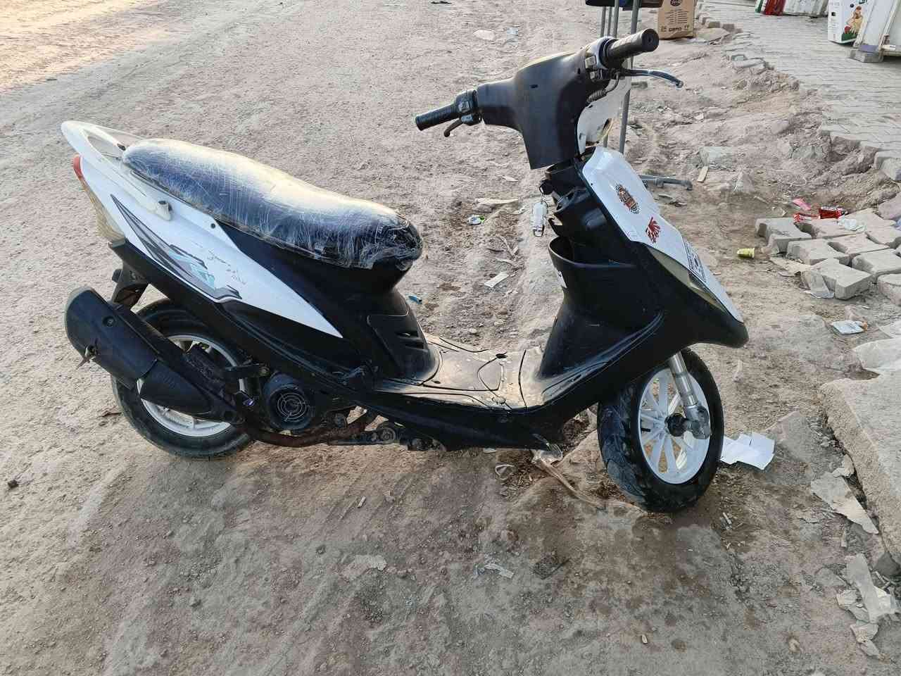 ماكس للبيع شرط نضافه تايرات جدد ضفيره لايتات سلف هورن فصله صالنصه دبلات شغاله كابريتر جديد اصلي وكاله وبلك شادله خير من الله سعر 450بيه مجال عنوان الوركاء ***********,,,,,***********
