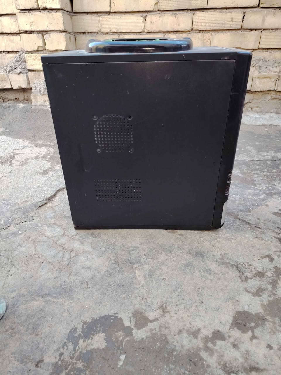 السلام عليكم عدي هاي القطع أراوسها أبلابتوب جيل ٦ فما فوق
*بس المكتوبا
معالج i5 4460
مذربورد asus h81m-v3 
رام 4+8 1600mhz Kingston 
أو case بغداد, العراق


**إذا كنت صاحب هذا الإعلان وتريد حذفه لأي سبب، رجاءا أرسل رسالة إلى الدعم الفني**