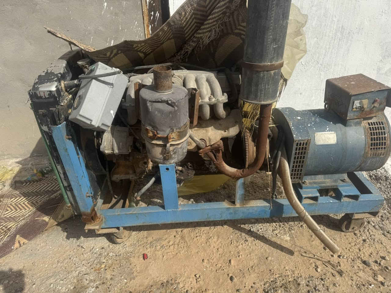 ‏مولدات اثنين شغالات للبيع صرت أبي الحين لأكون عندي بناء بسعر مناسب جدا خبروني على هذا الرقم ***********
