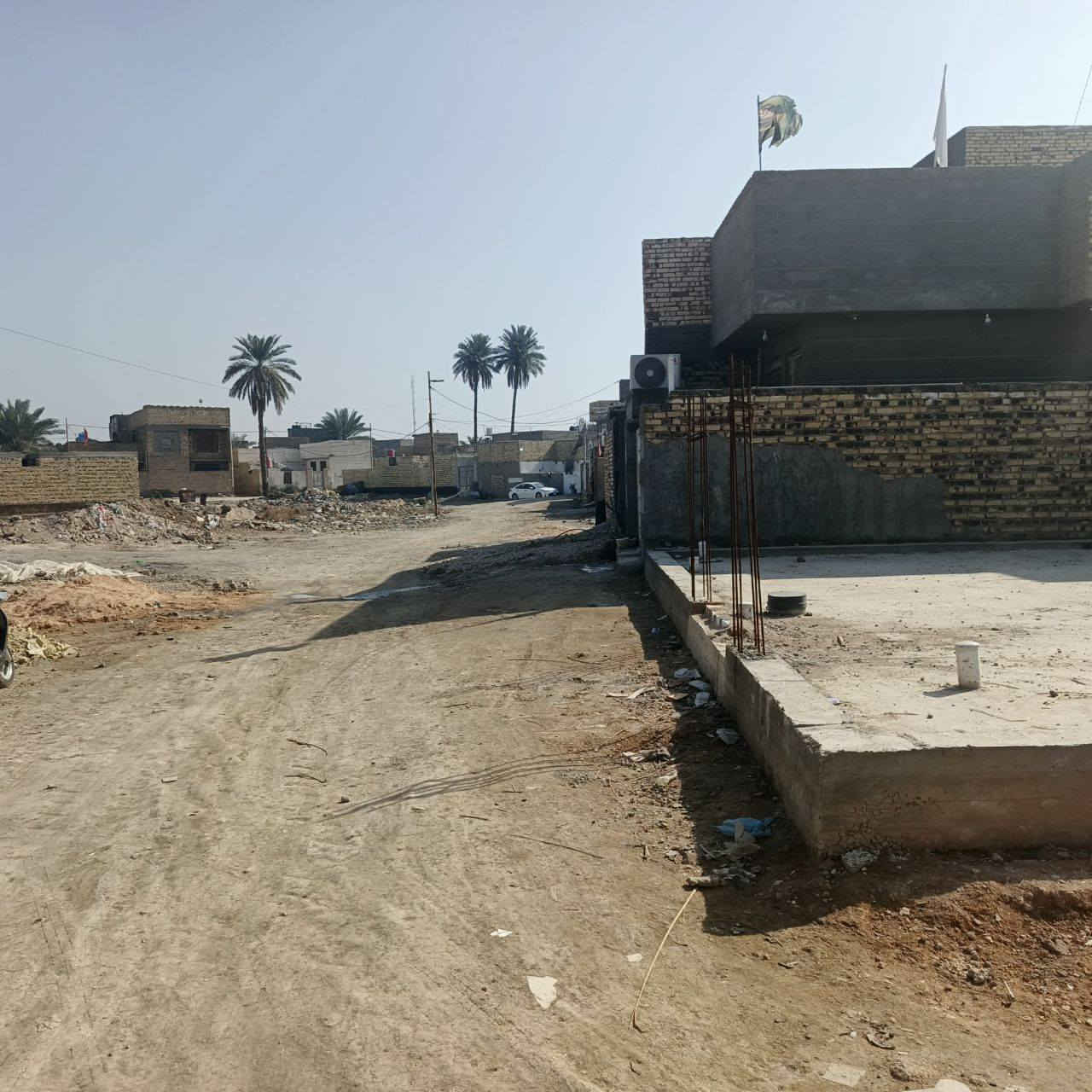 ✨ قطعة أرض للبيع – فرصة مميزة ✨
📍 الموقع: بابل – نادر الثانية
شارع سكلة صدام، قريب على مدرسة عز العرب
📐 المساحة: 100 متر مربع
▪️ مربعة 10 × 10
▪️ ركن على ثلاث شوارع
▪️ بيها رفت
📄 نوع السند: زراعي – سند 25

📞 للاستفسار والاتصال:
*********** 

فرصة مناسبة للسكن أو الاستثمار بموقع حيوي 🌿

#بابل #الحلة #عقارات_بابل #اراضي_للبيع #فرصة_استثمار #نادر #سكلة_صدام
