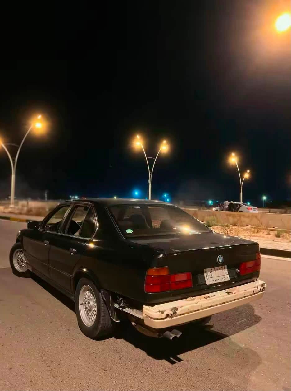 سلام عليكم 
للبيع BMW موديل ١٩٩٢ مسكر عدل صبغ احزام تعمير جديد تخم تاير جديد صدر جديد تبريد ثلج مكينه تبخير قليل نقص دعاميه خلفيه فقط وابطاين مو حيل انضاف هذني النقوصات فقط رقم صلاح الدين سنويه ساقطه
للستفسار اكثر الاتصال ***********
