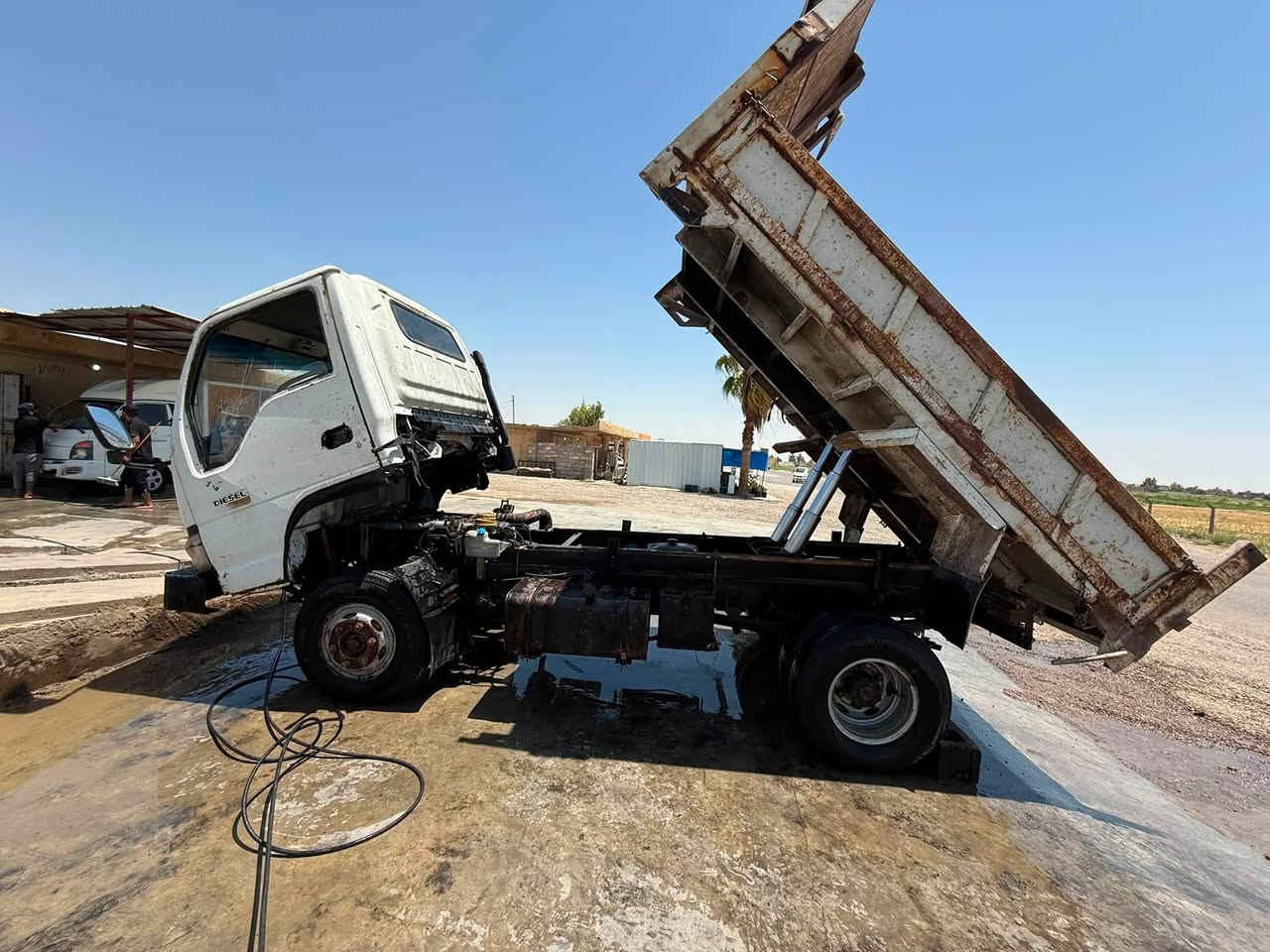 للبيع كنتر سيارة حلوة خير من الله 
كير محرك اكسل تخم تاير شغال خير من الله مناسبة جدا ***********
