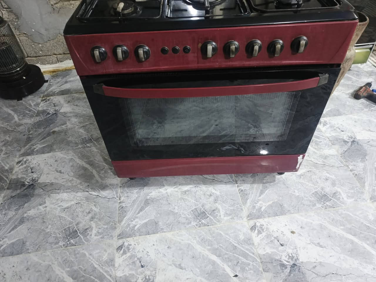 السلام عليكم طبخات شغالات فرن وكلشي بي نضيفات 150 الواحد وبي مجال ***********
