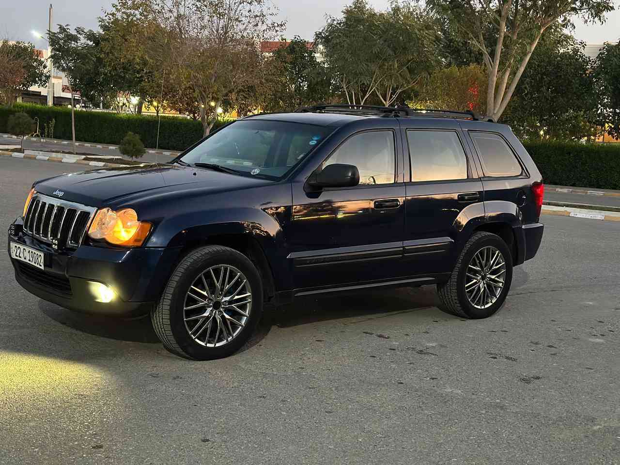 لاريدو بدون صبغ كير محرك فور ويل ويل 20 كروم سيارة جديدة رقم سنويه جديد سيارة حلوة وكاعده بلاديه السعر ٩٤ وبيها مجال لاستفسار *********** محرك 6 سلندر ٣٧٠٠
