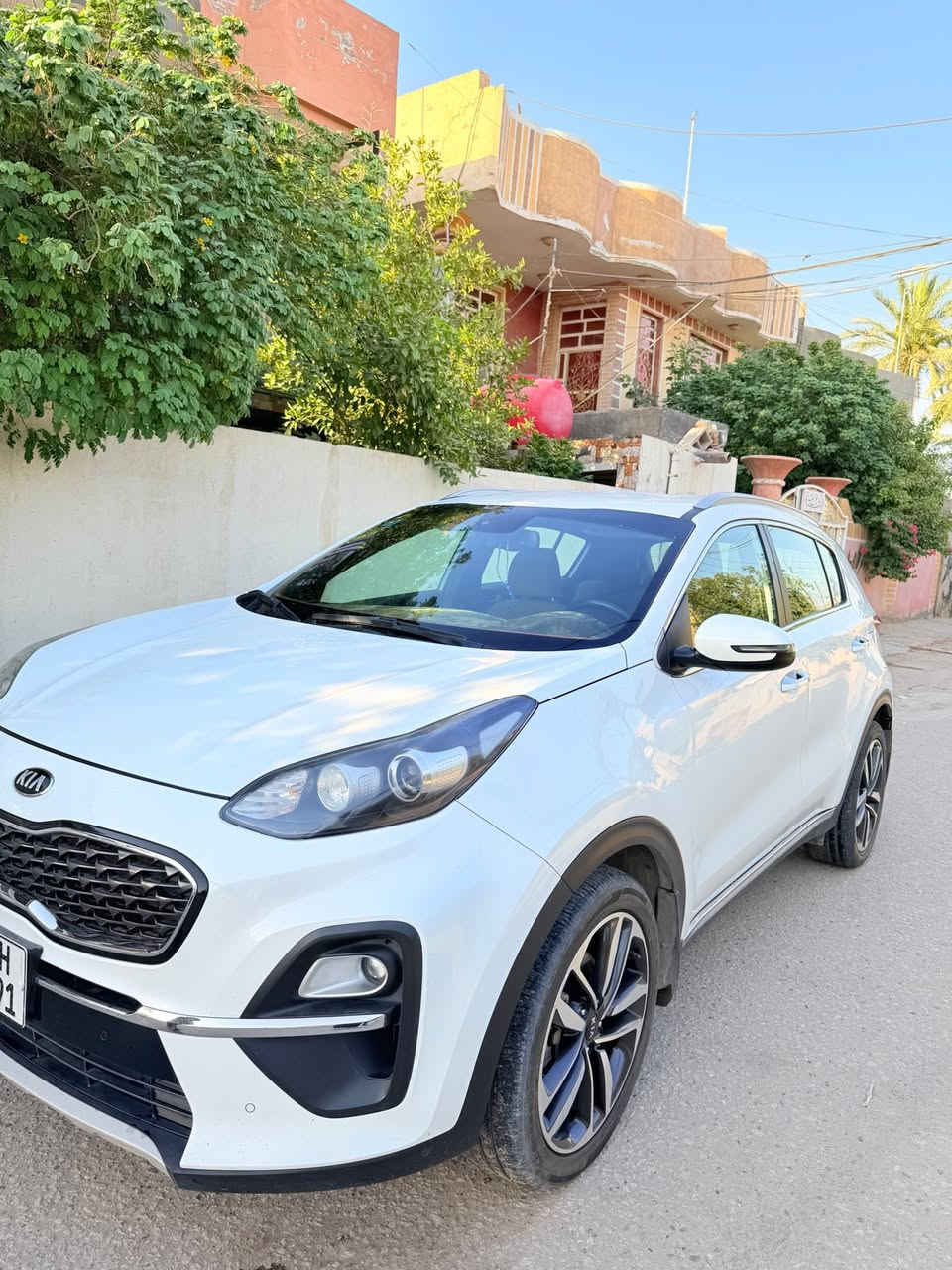 🚗 كيا سبورتج (Kia Sportage)  2021
نوع السيارة: كيا سبورتج (Kia Sportage).

 الموديل: 2021 رقم بغداد انكليزي دولي 

 خليجي ، بصمة تشغيل وابواب ، تشغيل عن بعد ,

شاشة كبيرة، كاميرا دوارة، حساسات خلفية وأمامي.

تبريد قطعتين ، تحكم ستيرن ، مودات قيادة سبورت ايكو نورمل 

مري شفط 

حجم المحرك 2000 سي سي دوش .

  كير ومكينة مكفولات بشرط الفحص

السيارة نظيفة جداً، بيها تعديل بارد في باب السائق

السنوية ب اسمي تحويل ثاني يوم 

📍مكان السيارة: بابل / جبلة

  السعر، 196 (وبيها مجال بسيط للشراي).

📞 للتواصل والإستفسار  ***********

بي وات ساب
