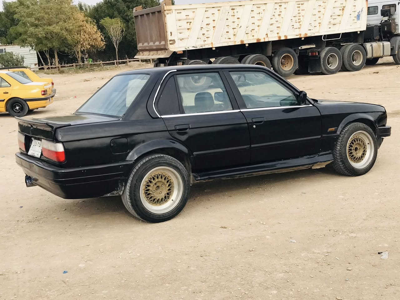 السلام عليكم BMW زعره مكينه ٢٨ تك فانوس بدون راعي ١-٢-٣ بطناش كهربائيات شغاله سياره بدون راعي سعره ٢٠ وبيه مجال مكاني حله 
    ***********
