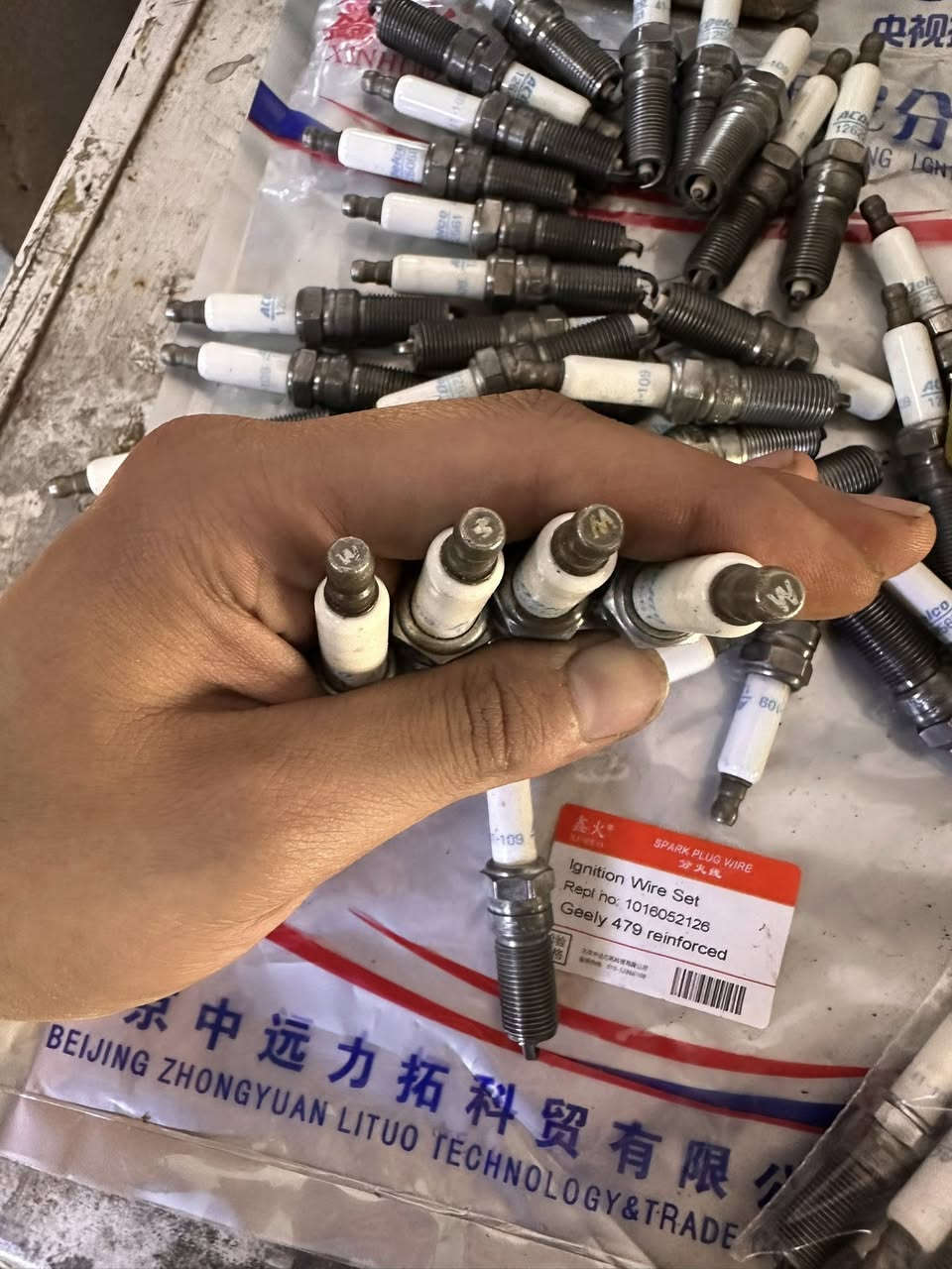 بلكات ايسي ديلكو  Acdelco 16*16
Iridium 
اصلي تفصيخ بلادي للسيارات الامريكي 
شرط الشغل والنظافه

متوفر جميع الكودات لجميع السيارات الامريكي

Chevrolet ماليبو، كمارو، موسنك محركات الهيمي  إكوينوكس، ترافيرس — ومحركات 2.0 تيربو و1.5 الحديثة، وبعض Buick وCadillac ATS/CTS  

Chevrolet ترافيرس، إمبالا، كابتيفا — ومحركات 3.0 و3.6 V6، Cadillac CTS و

توزيع جمله ومفرد 
توصيل جميع محافظات العراق
 واتساب ***********
