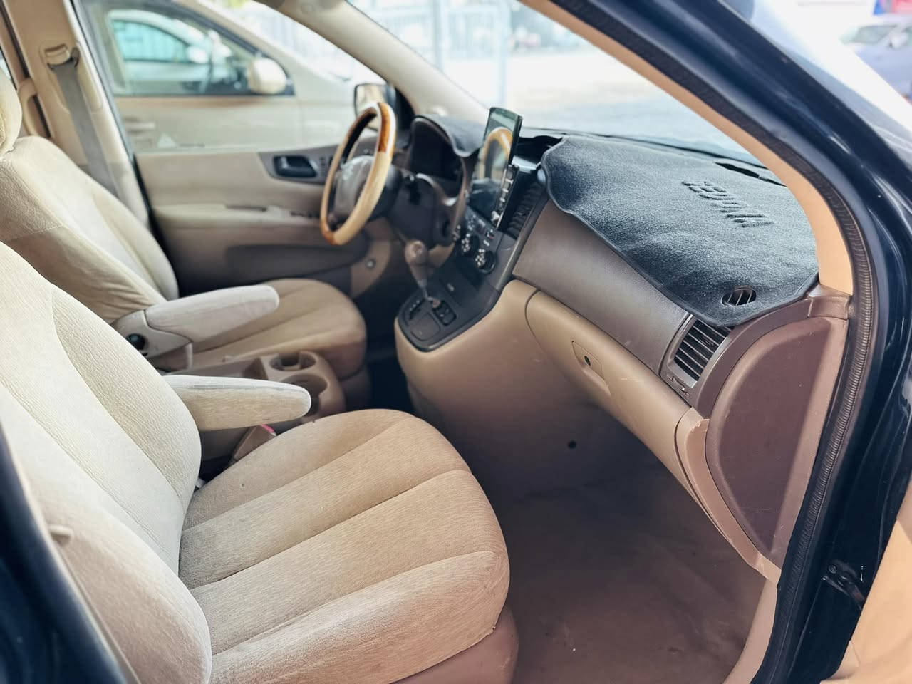 كيا كرنفال موديل 2015 خليجلي سياره جديده 
رقم رايبل بسمي اتصال عله الرقم  ***********
