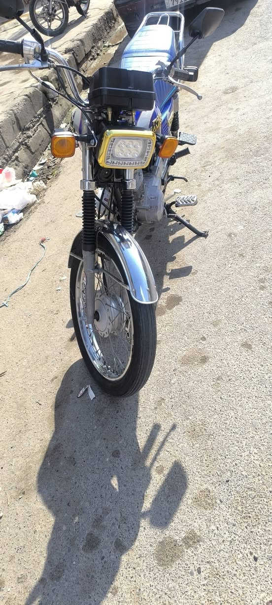 ماطور بارت99999الاصلي نضيف محدث غراضو جديده تحريكه معدل السعر350الشراي يتصل *********** المكان ايمن يم الدوره مال تموز
