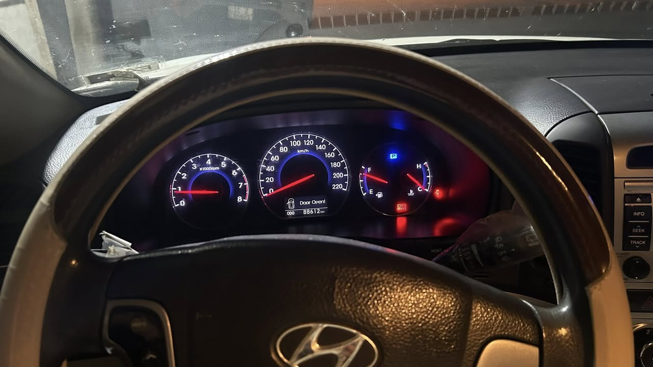 السلام عليكم

 سنتافي للبيع خليجيه 

ماشيه 88 الف حقيقي

فول مواصفات

 فتحه 

بصمه 

ومري شفط 

سبعه راكب 

3 قطع تبريد 

كأمره 

محركها 4 سلندر 

مكاني بغداد 

رقم الهاتف
***********
***********
