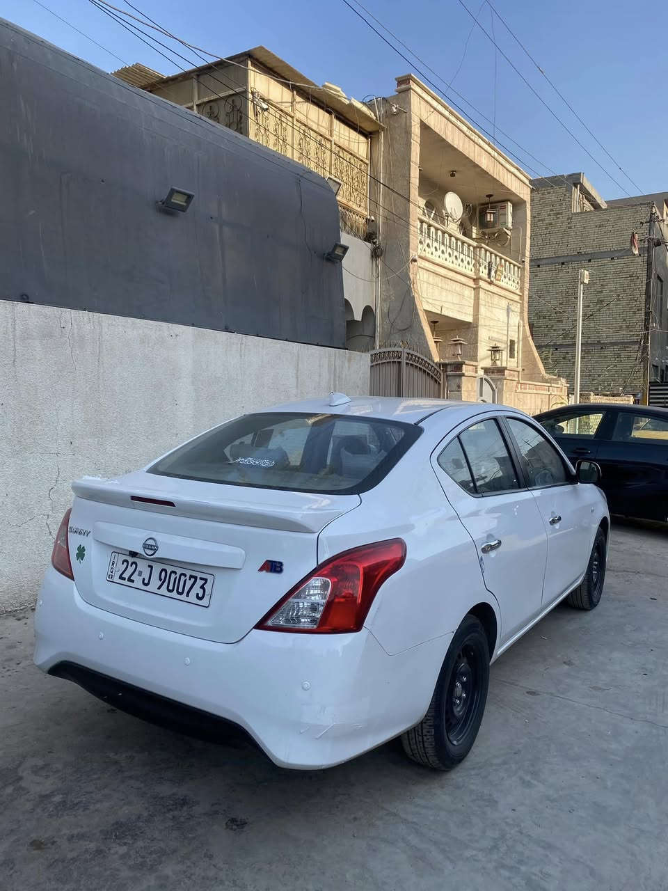 سلام عليكم , نيسان سني 2024
 هندي بليتة زركة , الشباج الجديد

ماشية 25 الف , مكفولة كفالة عامة
بيها مكان بارد شبر جوه البگ لايت

استلام شركة دبل سويج
عدتها كاملة , شاشة , كامرة خلفية
حساسات خلفية , يدات نيكل

السيارة جاهزة ومابيها أي نقص

127 ورقها وبيها مجال بسيط
مكاني بغداد ,***********
