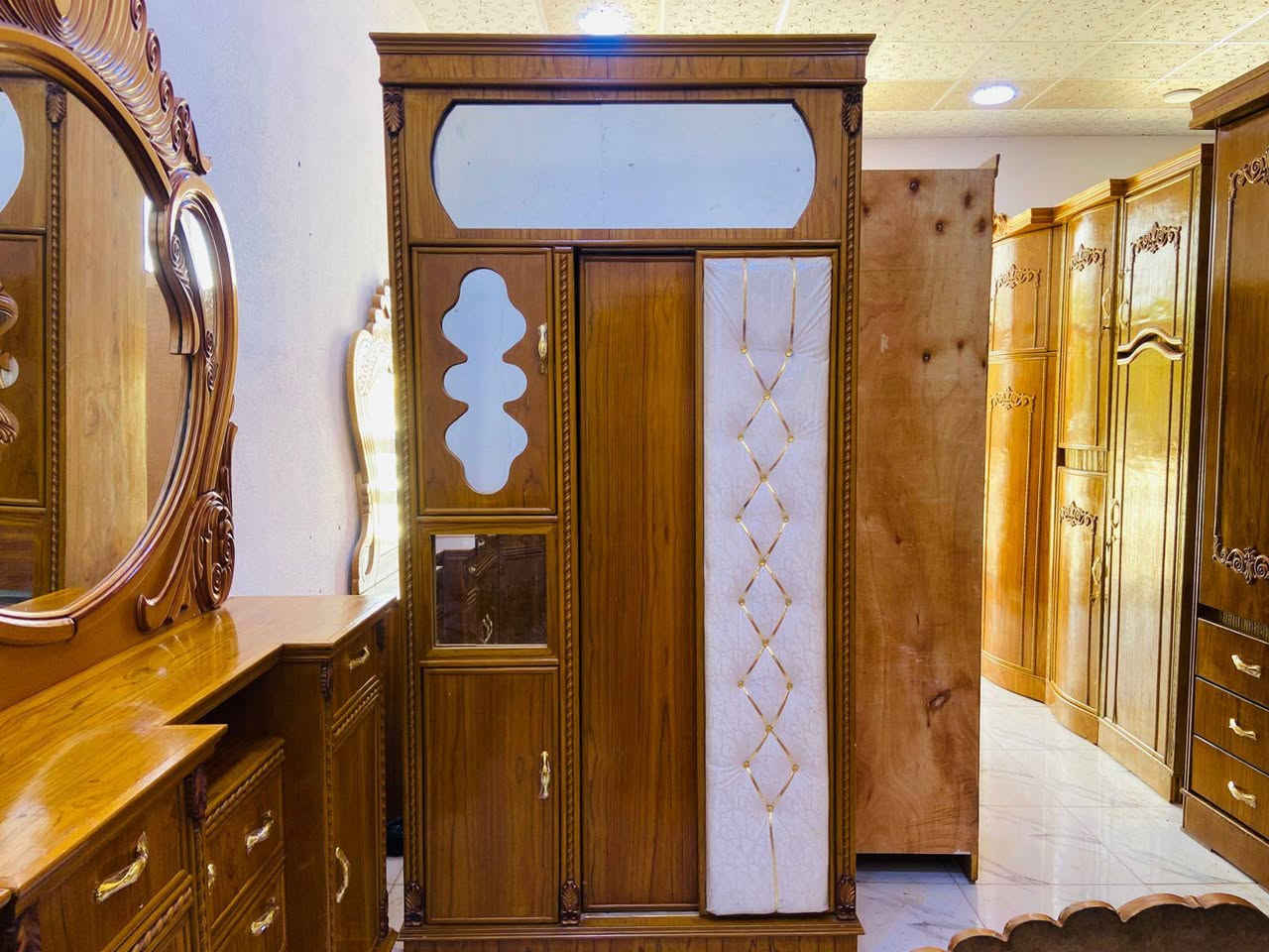 توجد غرفة نوم صاج عراقي درجه اولى نضافه فول العنوان الرمانه مقابيل المركز الصحي  للاستفسار خاص او ***********
