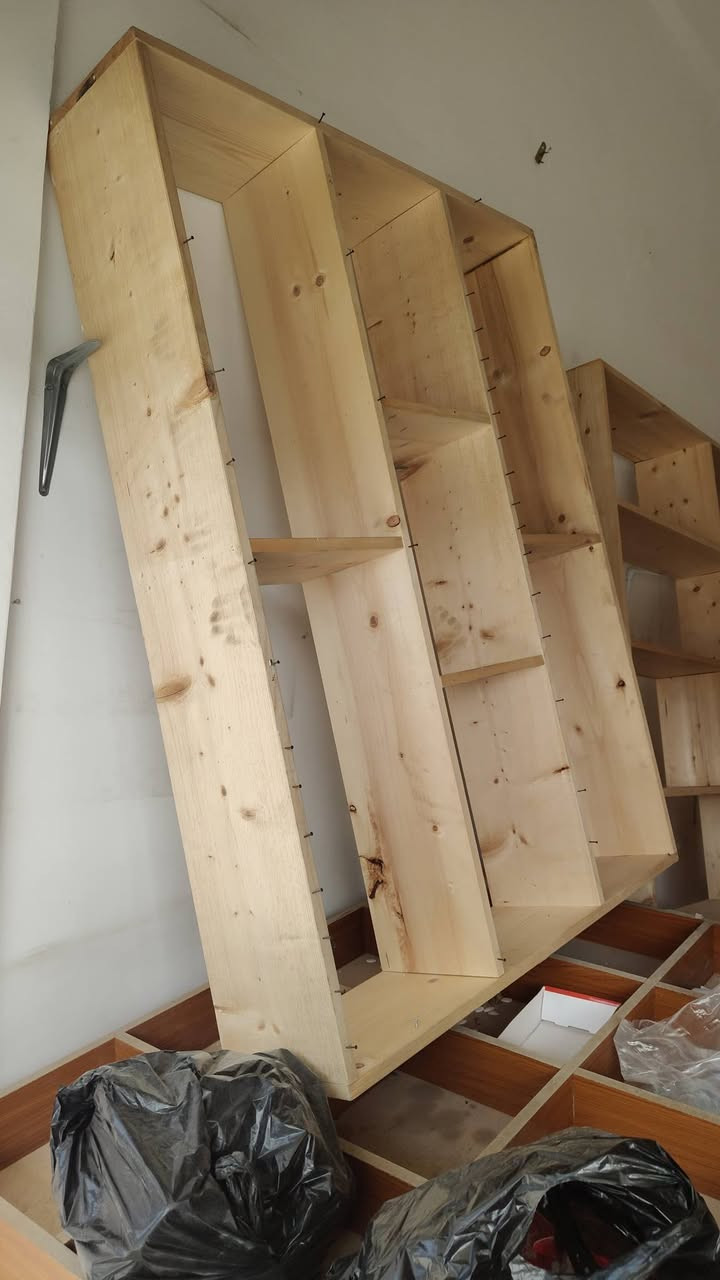 رفوف للبيع خشب روسي اصلي عدد الرفوف تلاثة مع ميز عدد ثنين الطول 3 متر والارتفاع مترين ونصص
للأستفسار اكثر اتصل 0782606336


**إذا كنت صاحب هذا الإعلان وتريد حذفه لأي سبب، رجاءا أرسل رسالة إلى الدعم الفني**