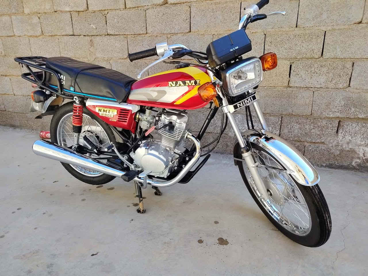 سلام عليكم دراجة للبيع وراق سكنر موديل 26 مستخدمه اقل شهر عنوان كوت دجيلي رقم واتساب ***********
