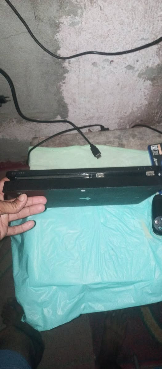 بلي فور سلم ب290 غراضه كامله وبدأت ثنين وميتهكر حالين اله سويله داون كريد يعني ينفتح جهاز ويعيد نضامه وياه 4 اقراص بيس 18 وحرب مودرن 2 ودرايفر 5 ولاه الحرب ج4 مكاني بغداد العبيدي رقمي واتساب ***********
