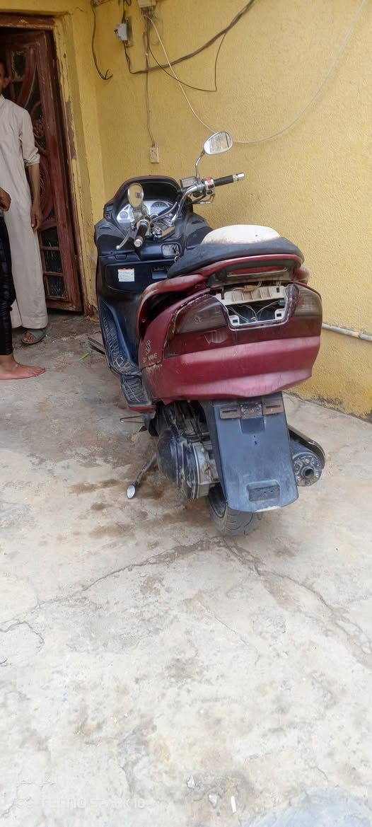 سلام عليكم سكاي ولف للبيع كوم حديد دراجه شغاله بس بيه قطع بل كهربايات وما تشتغل مكاني كوت زين القوس 
رقم الهاتف***********
