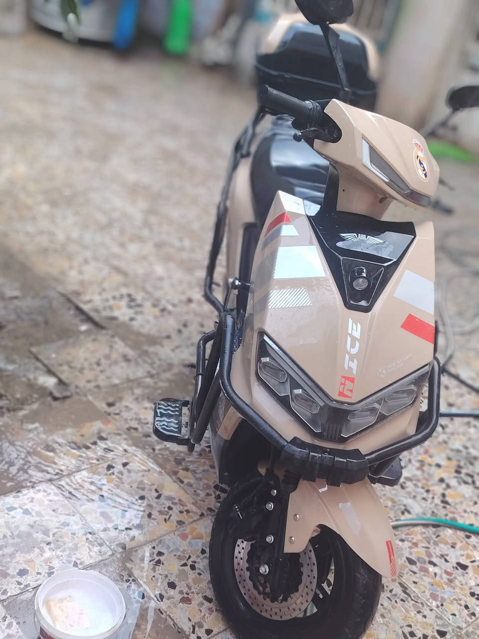 السلام عليكم
عيني دراجه سكنس شحن للبيع
مواصفات
1.دراجه سرعه 62 حقيقي✅
2. تشحن 7ـ6 تكفي يومين ✅
3.الدراجه صارلهه شهر طالعه من للشركه✅
4. مدرعهه بل كامل✅
5. ضرر قليل بل درع فقط
6.شاشه اضهار العطل✅
7. تحتوي علا صندوق اضافي. و تحمل 6 بطاريات مسطره. ومثبت
العنوان بغداد محموديه. *********** واتساب ايضا متوفر والسعر 750 وبيه مجال
