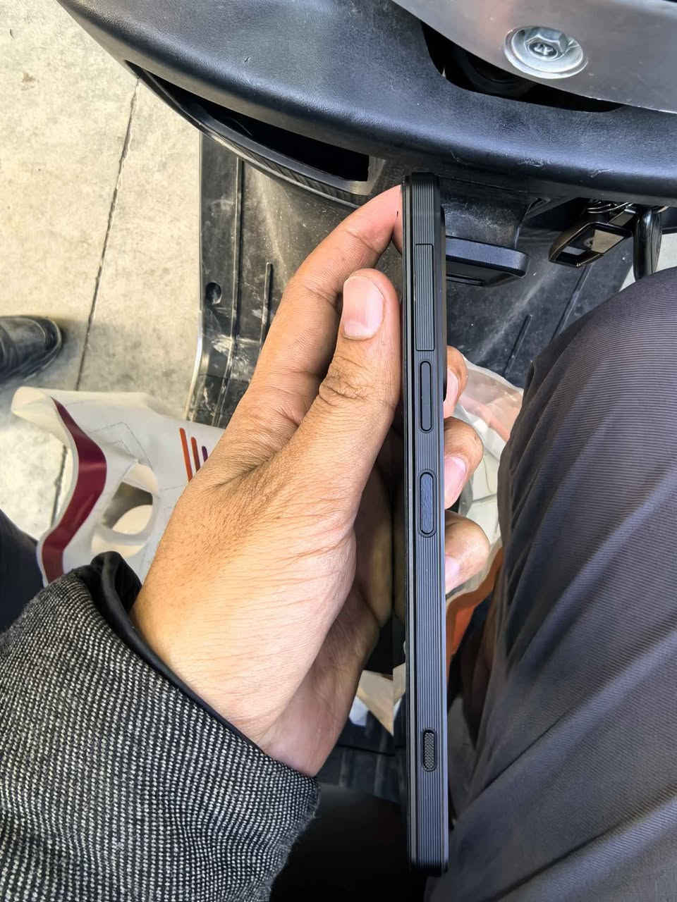 Sony 1 Mark 5
256 RAM 12
350.000
*********** كركوك, العراق
