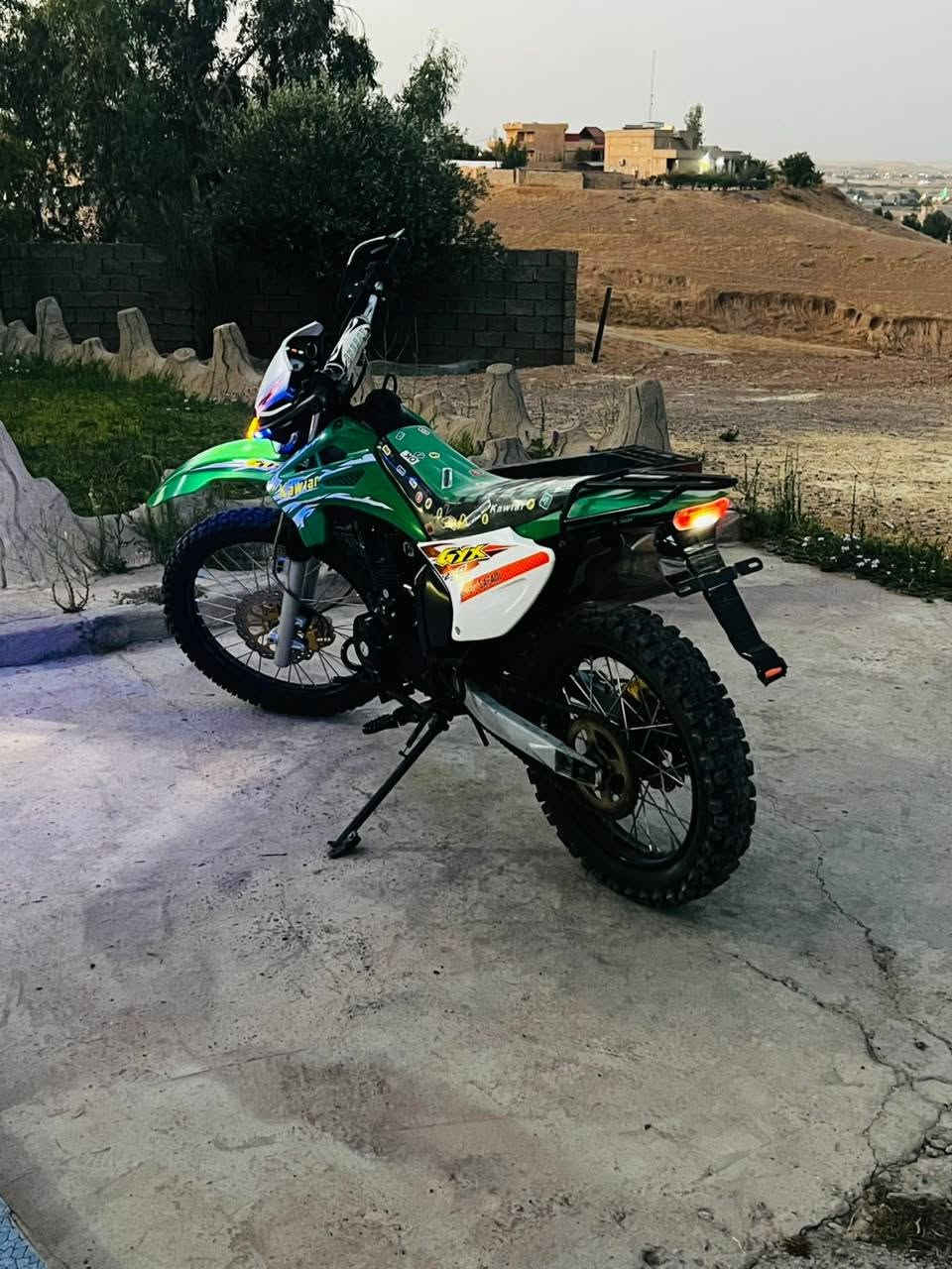 السلام عليكم كاويار للبيع موديل 26محرك 250 شرط ما مطخوخ صبانه كهربائيات شغاله السعر مليون وميه وبي مجال ***********
