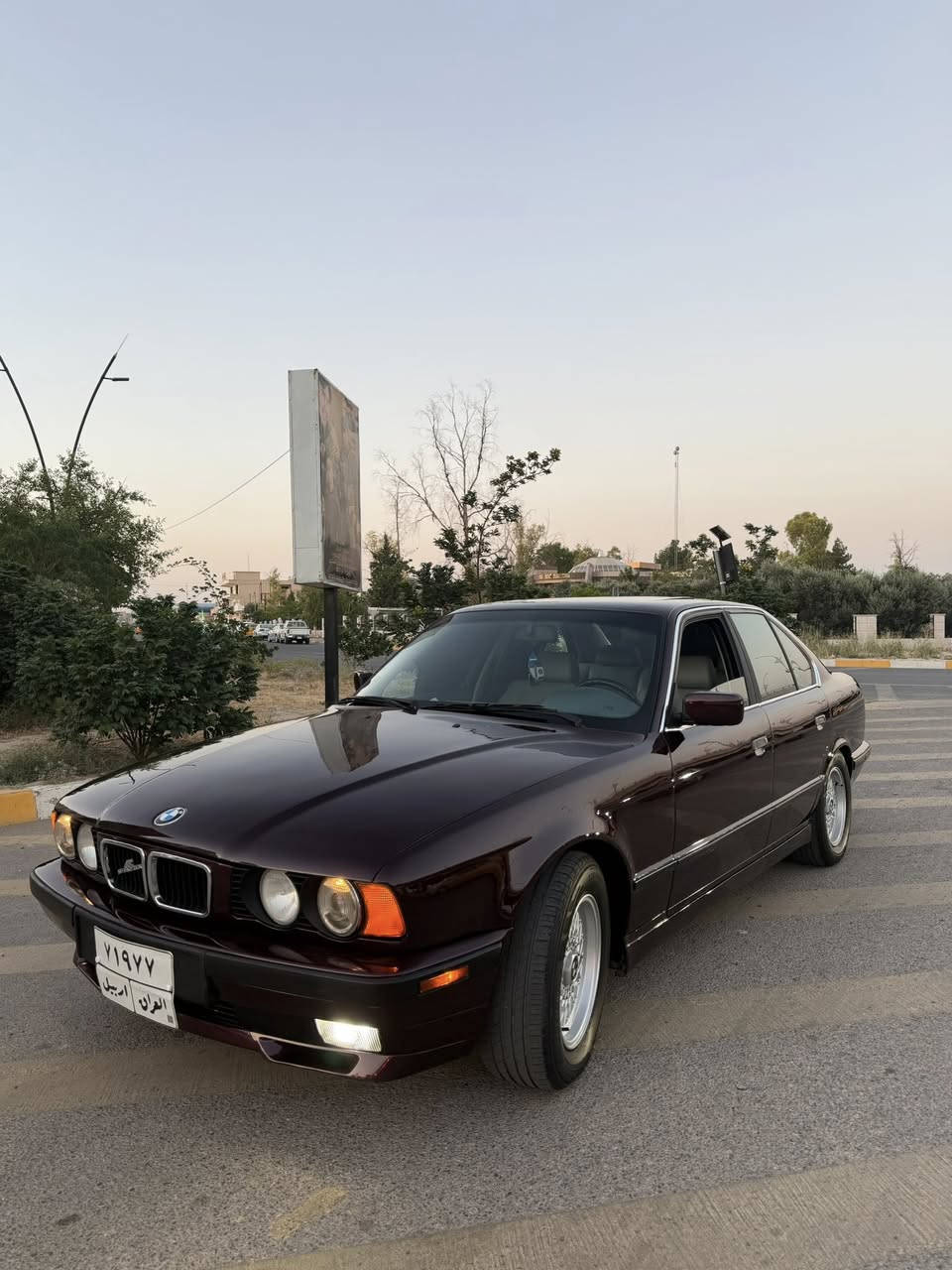 السلام عليكم Bmw 1991 كير اوتو بلاد محرك525 كبس اصل بليته  تبريد بشرط مصبوغة لجمالية فقط بدون ضربة وخياس تايرات وياله كهربائيات صدر كله بشرط جوينات بنكات كامل جديد السيارة من دعامية لدعامية شغال من كهربائي او ميكانيكي مواصفات سلايد بردة خلفية بلادي داخل ابيض جديد تبريد ثلج رقم سليمانية شرط تحويل مكان السيارة كركوك السعر 75 وبي مجال
***********

