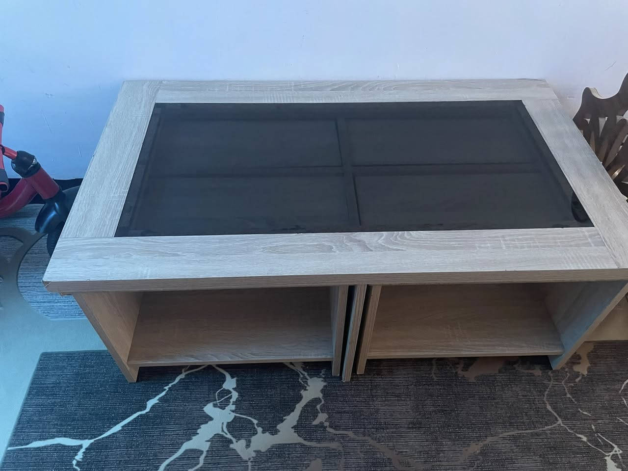 ميز للبيع وياه 4 طبلات بهذا الموديل 40 الف
***********
