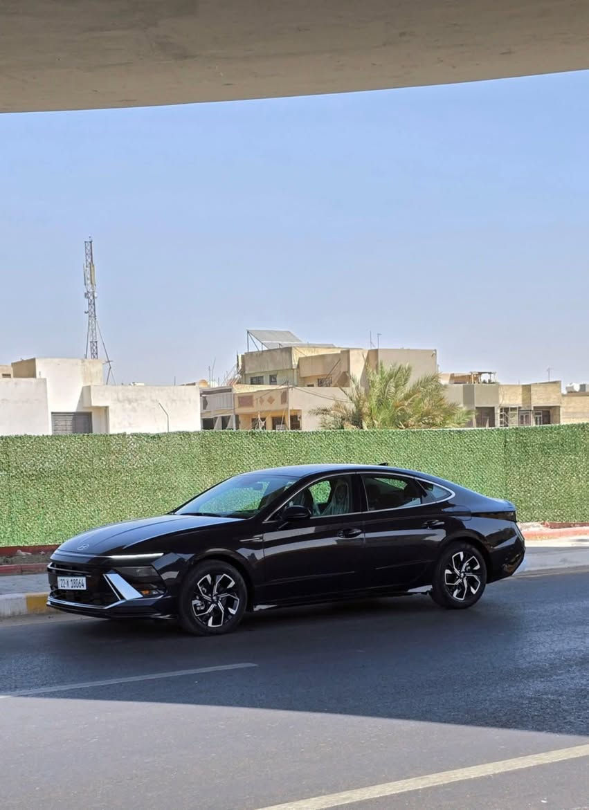 سوناتا 2025 الجديد وارد امريكي
رقم اربيل باسمي / هزه وفحص كله جديد 
ماشيه 6500 ميل فقط يعني زيرو السياره 
2500 مكينة تنفس طبيعي 
السياره بدون صبغ بدون دواخل فقط قطعه وحده جاملغ السكن ونفسه متعدل وراجع ايرباك برده ففط 
بصمة تشغيل + البوب بصمة + تشغيل عن بعد + جنطه ذكيه + ترحيب عند الاقتراب 
فول تحكم ستيرن + شفتات ستيرن  
كشن السايق كهربائي
تبريد شاشة بيانو منفصل
تدفئه بالكشنات
اوتو هولد + اوتو اوف
مانع انحدار ومانع انزلاق
لد امامي نهاري
كيرها دكم
لايت زينون عالي ناصي
رادار امامي خلفي جانبي
شاشة كبيره + كامرا خلفيه دوارة مانع تصادم امامي خلفي
قيادة آليه تحديد مسار
سايد بريك دكمة
السياره كلش جديده
مكاني بغداد المنصور 14 رمضان 
سعره السياره 21500$ وبيه مجال حك الجيه وكل الهلا بيكم 
*********** اتصال او واتس اب

