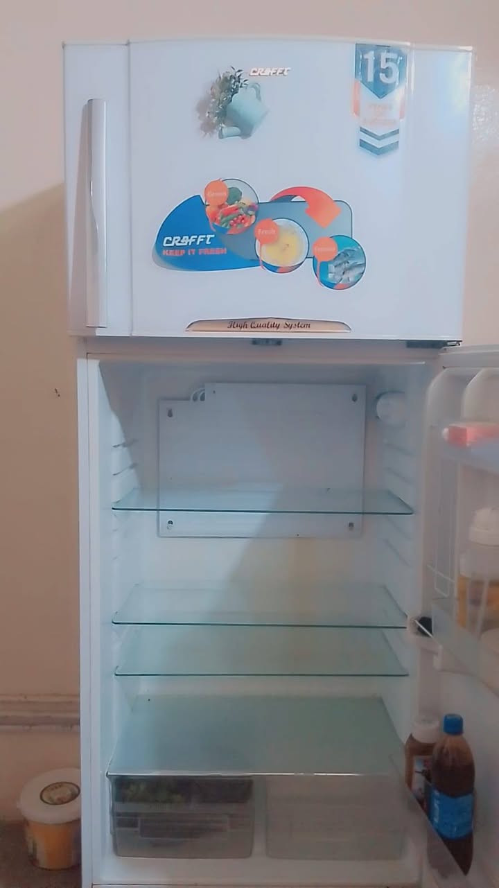 ثلاجه جديده استعمال قليل 260 السعر ***********
