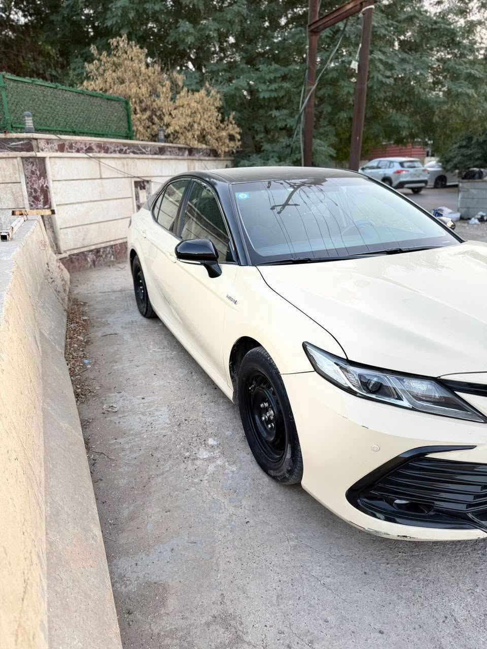 بدون حادث صبغ ستيكرات
بدون تبديل  
ماشيه 68000 الف حقيقي 
سياره هايبرد محرك 2500 
مدوشمه الارضيات سياره تخم تاير جديد
سياره جاهزه عنوان بغداد جديده 
اي ستفسار اتصل ع رقم ***********
